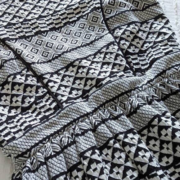 Monteau Black and Ivory Aztec/Tribal Print Dress size S - Picture 3 of 4